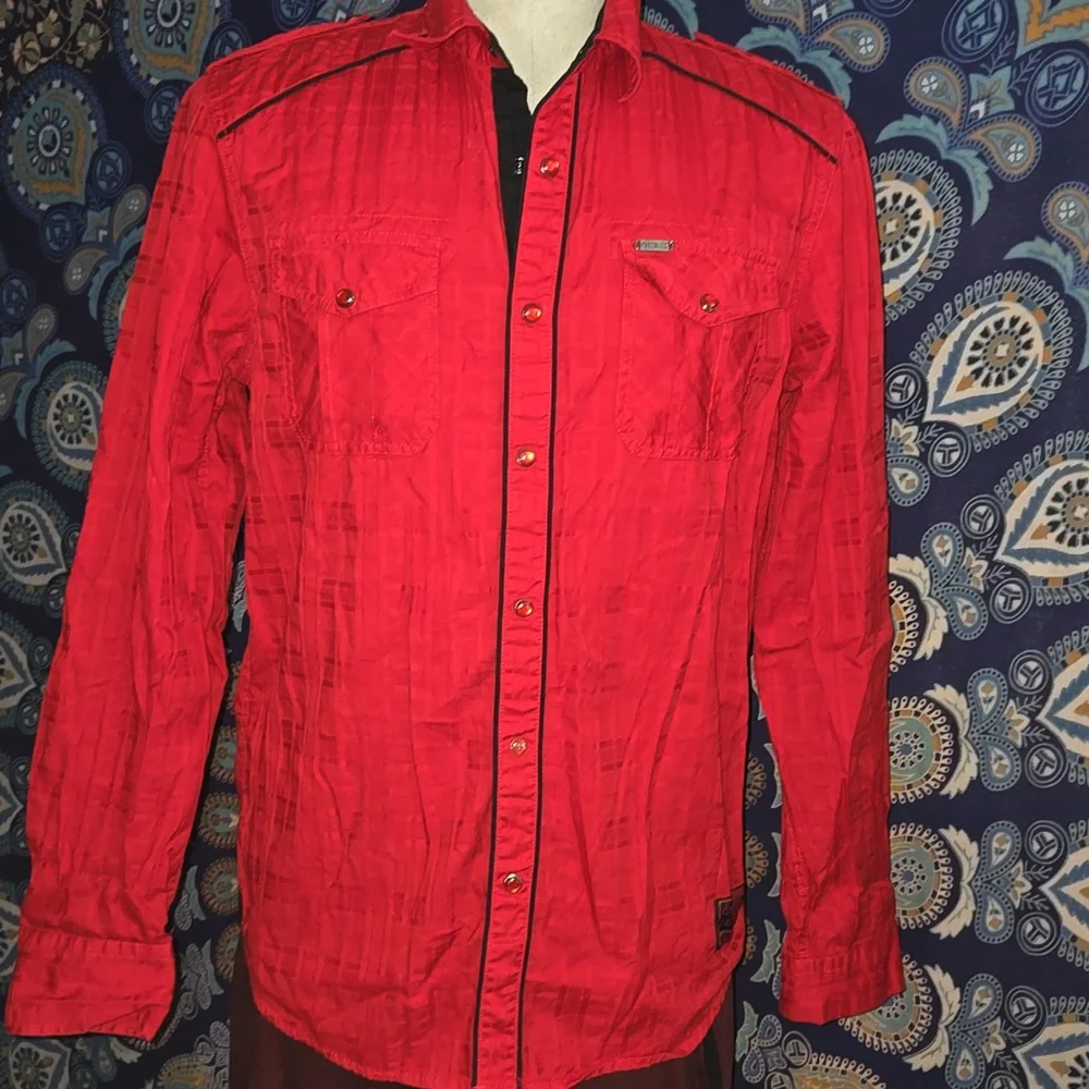 Guess Jeans Red Graphic Tee - Picture 2 of 7